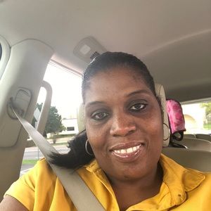 Meet your Posher, Deidra